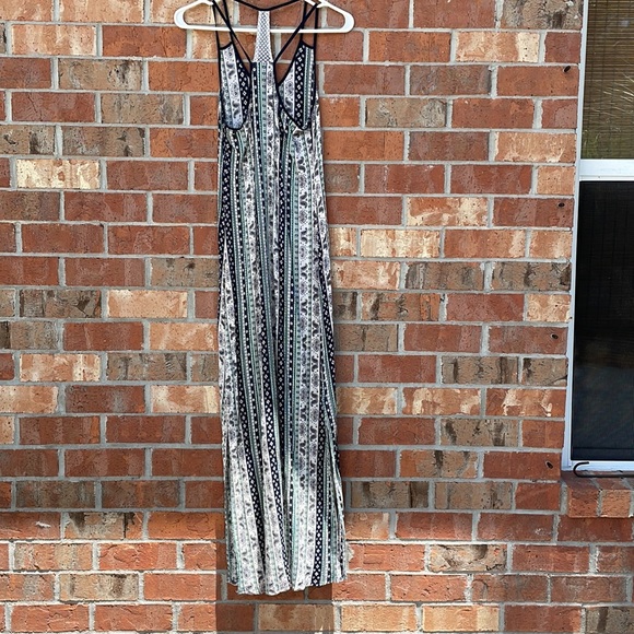 Earthbound Trading Co Woman Maxi Dress Size Small Leg Slits Sleeveless printed - Picture 6 of 7